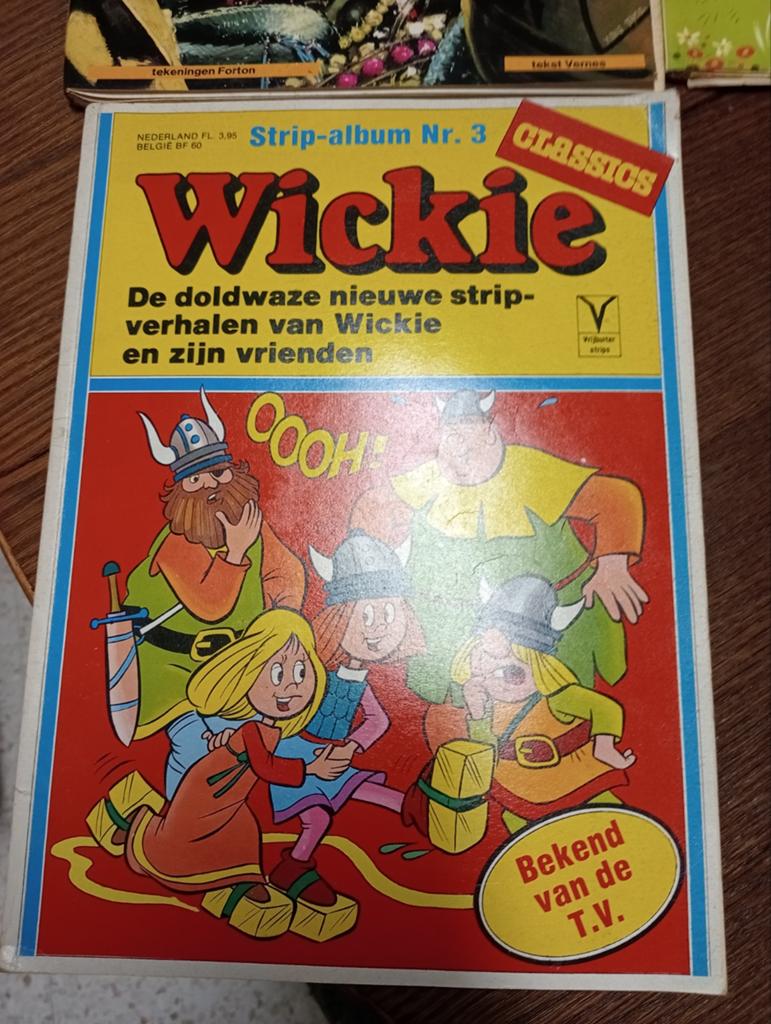 Stripboek Wickie, Ophalen