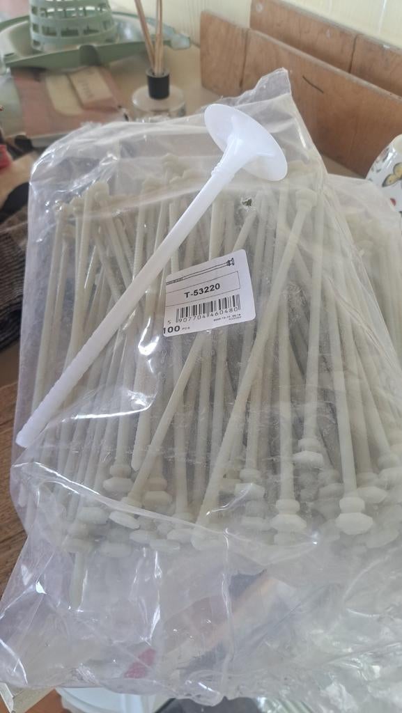 Plastic pinnen voor isolatiepluggen, Doe-het-zelf en Bouw, Ophalen