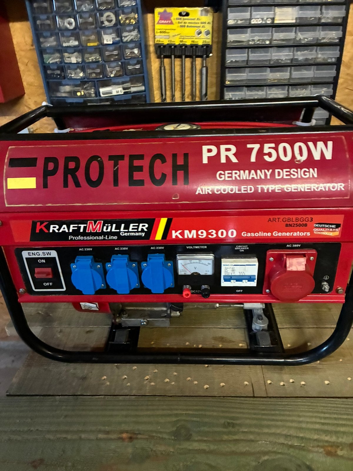 Stroomgenerator  PROTECH, Ophalen, Zo goed als nieuw
