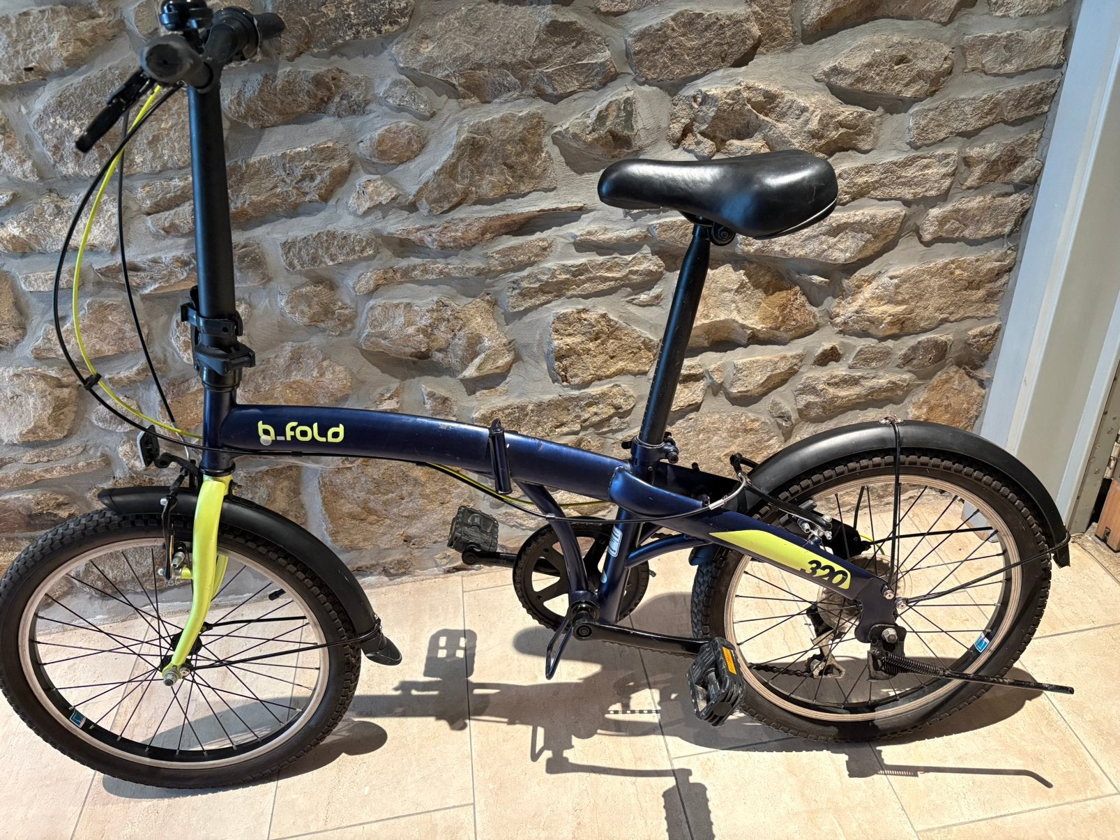 Vélo Pliable b'Fold 320 - Bon État - Dérailleur Neuf, Fietsen en Brommers, Fietsen | Vouwfietsen, Gebruikt, Velgrem, Versnellingen