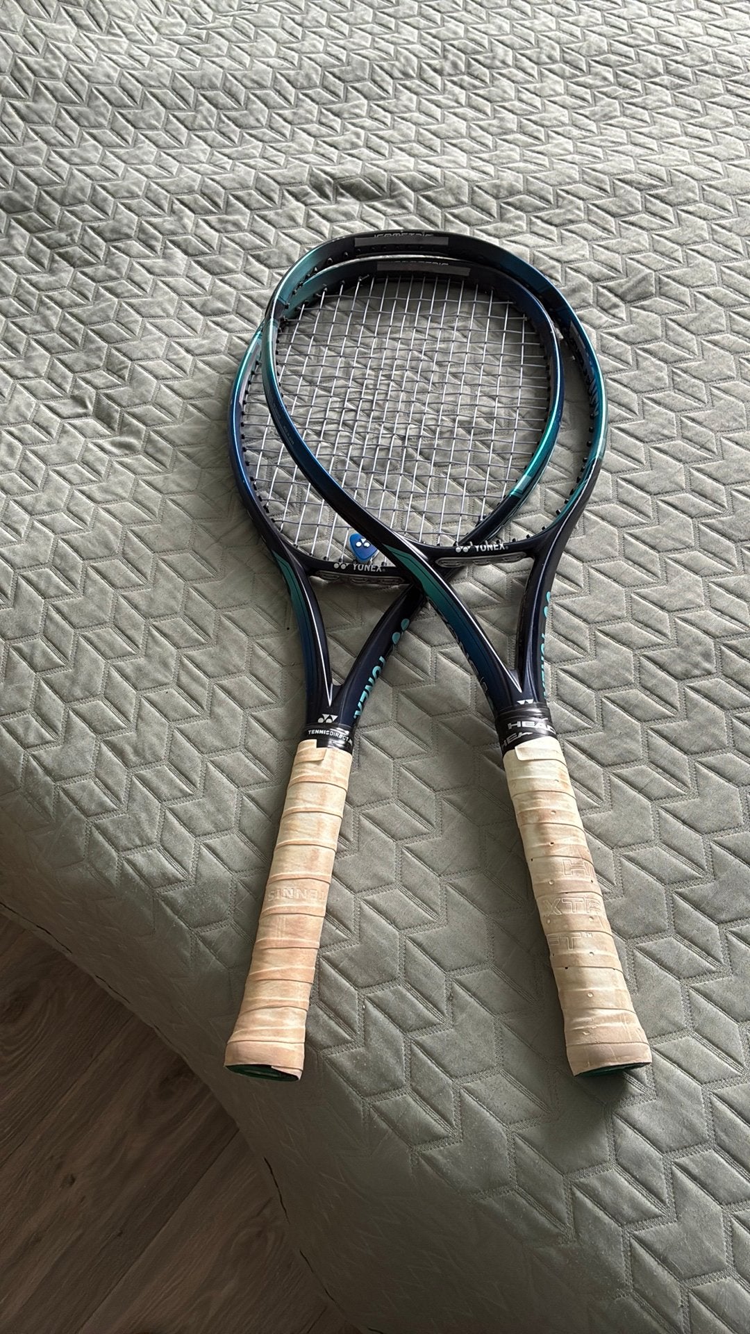 Yonex e-zone 2 stks, L2, Autres marques, Enlèvement ou Envoi, Raquette