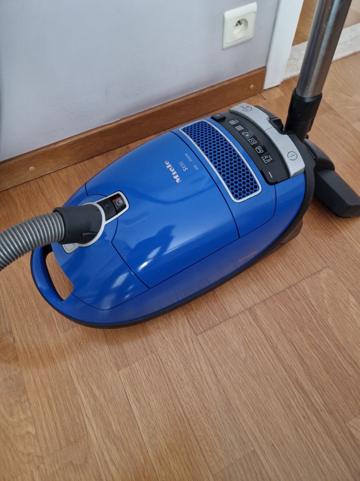 Miele S 8310 300.......2200 Waat, Elektronische apparatuur, Stofzuigers, Ophalen of Verzenden, Miele