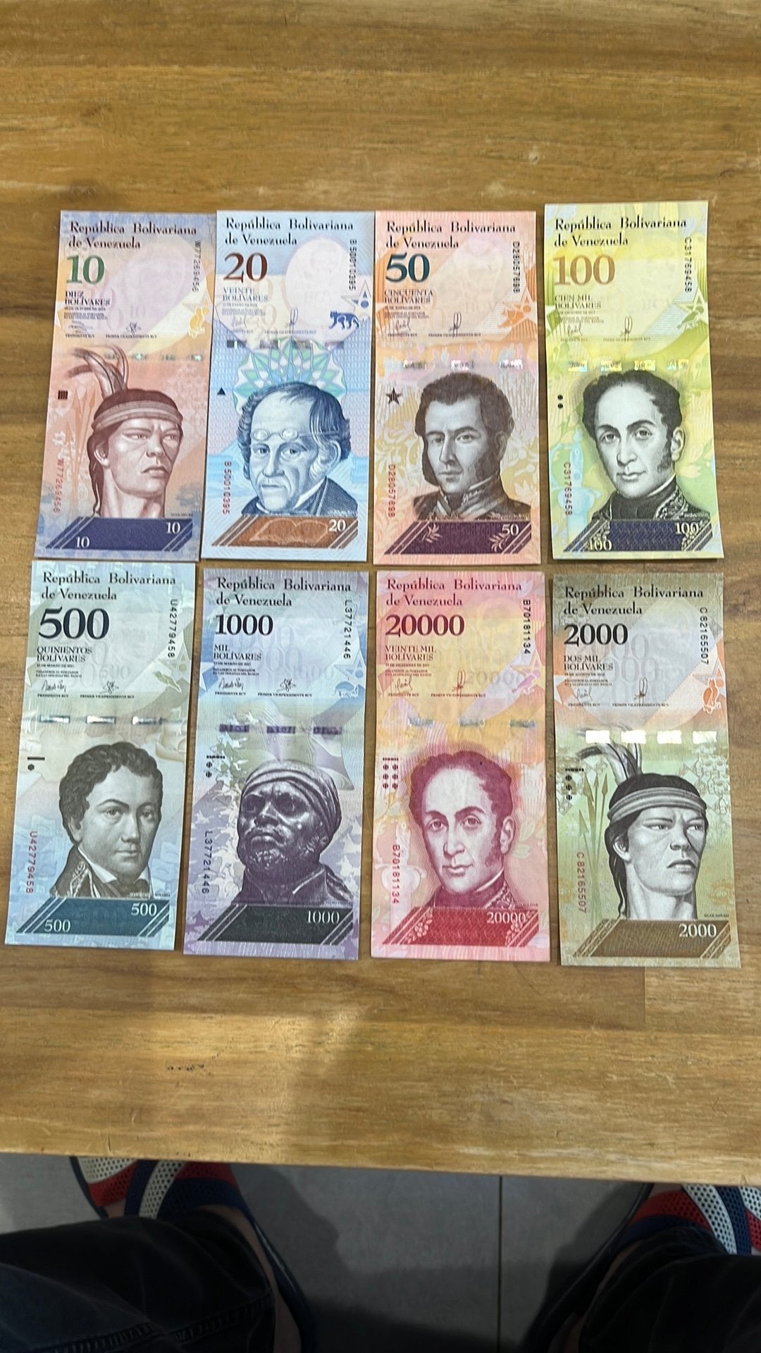 8 Billets Venezuela unc, Enlèvement ou Envoi