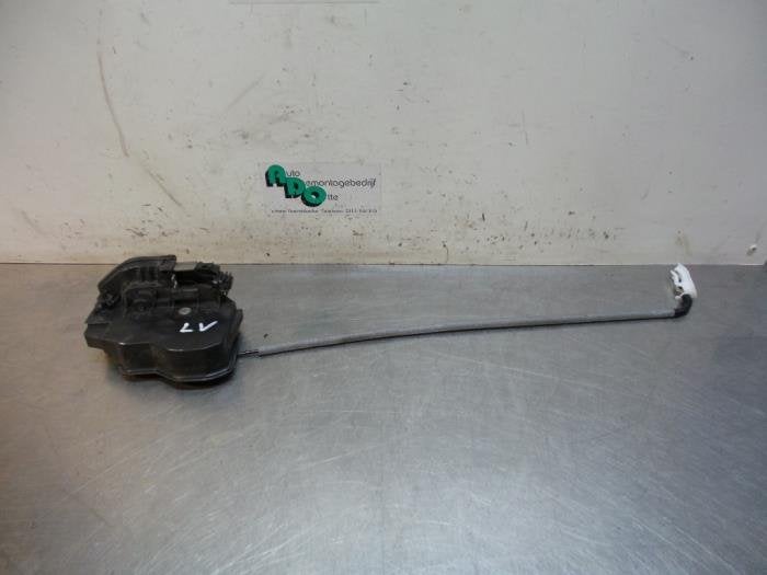 Serrure portière mécanique 4portes avant gauche d'un BMW 1, -, Utilisé, -, Enlèvement ou Envoi