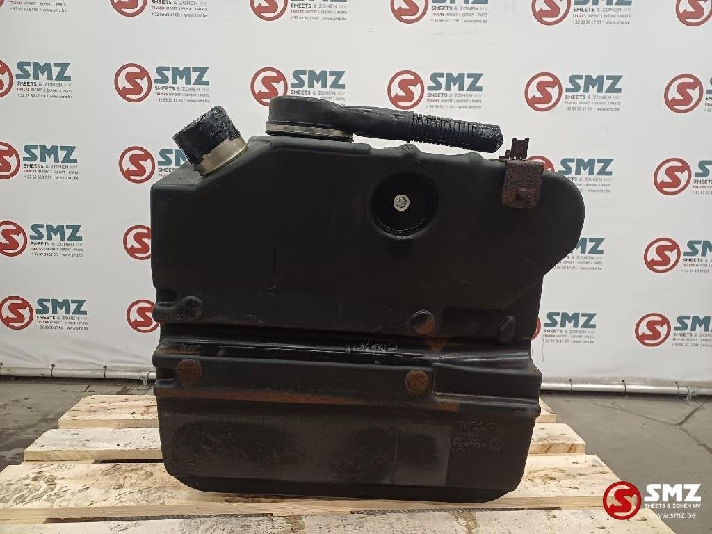 Occ Réservoir AdBlue 62L Iveco, Autos : Pièces & Accessoires, Pièces camion, Iveco, Systèmes à carburant, Utilisé