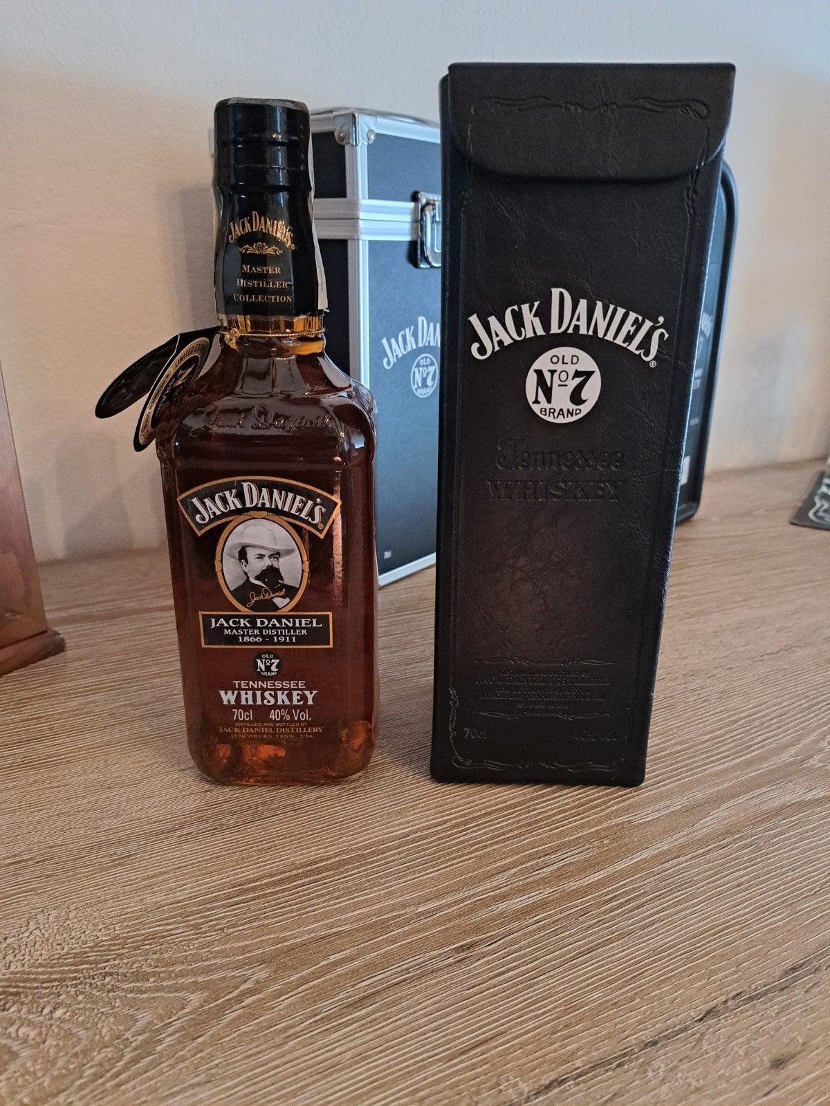 Jack Daniels, Ophalen