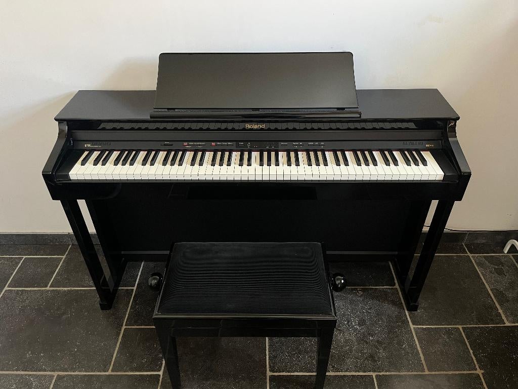 Piano numérique Roland HP305 avec banc et livres, Musique & Instruments, Pianos, Comme neuf, Piano, Noir, Digital, Brillant, Enlèvement