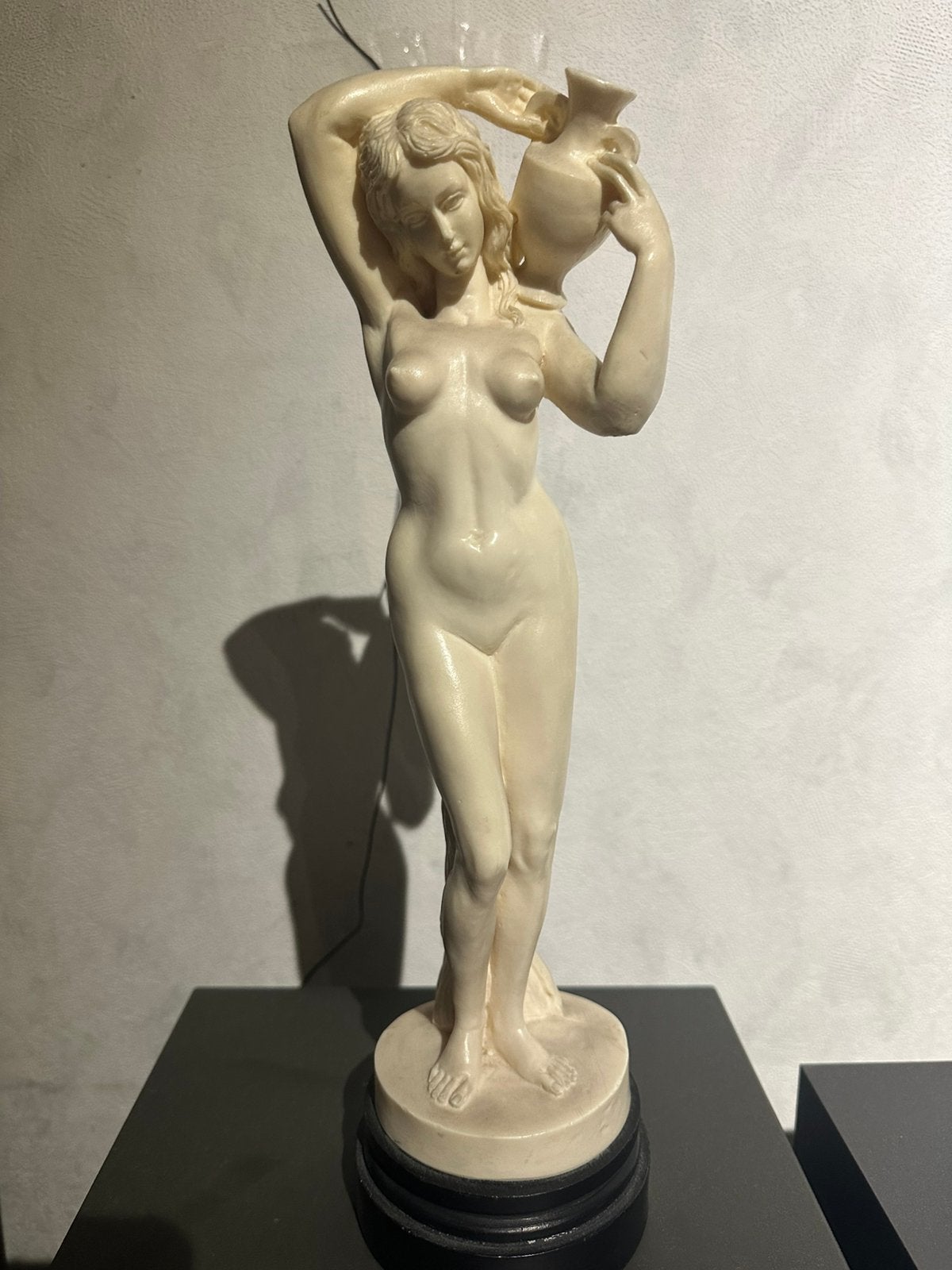 Statue de femme nue, Enlèvement, Comme neuf, Humain