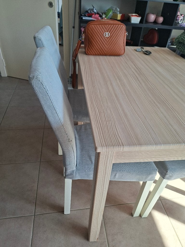 Table et 4 chaises, 100 à 150 cm, Quatre personnes, Enlèvement, Utilisé