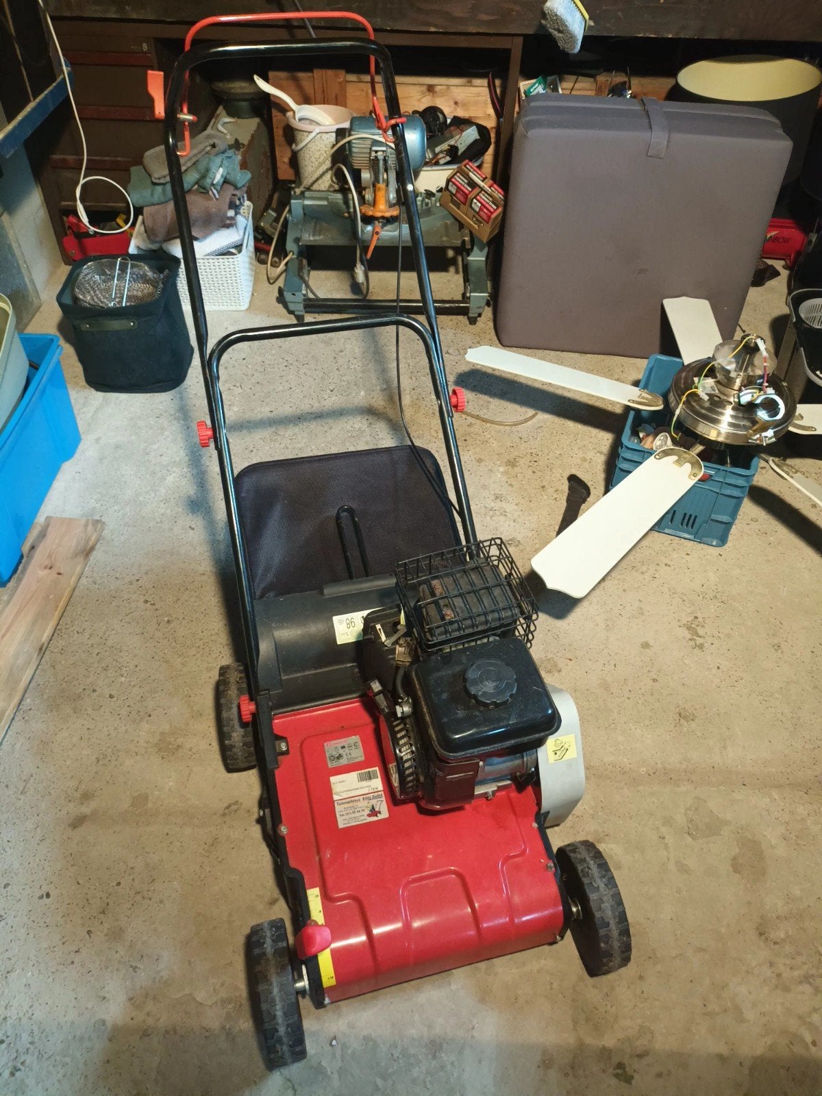 Verticuteermachine, Ophalen