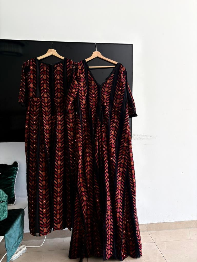 2 caftan jurken, Kleding | Dames, Gelegenheidskleding, Ophalen, Zo goed als nieuw, Maat 42/44 (L), Galajurk