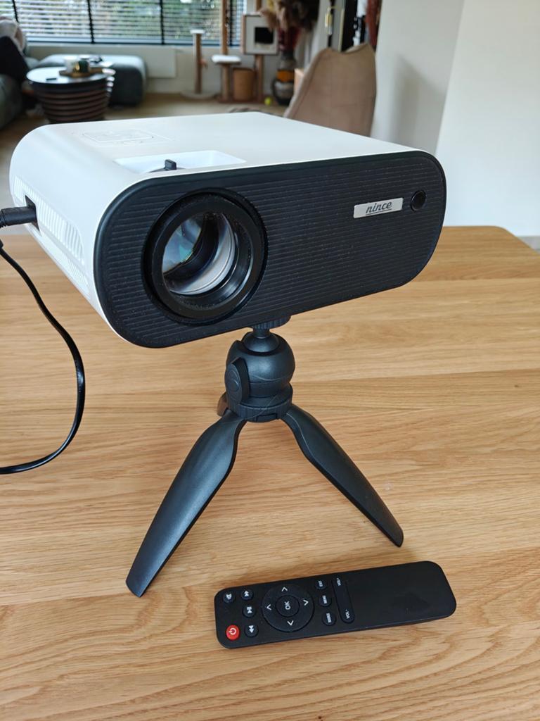 Nince mini beamer full hd, Audio, Tv en Foto, Beamers, Ophalen