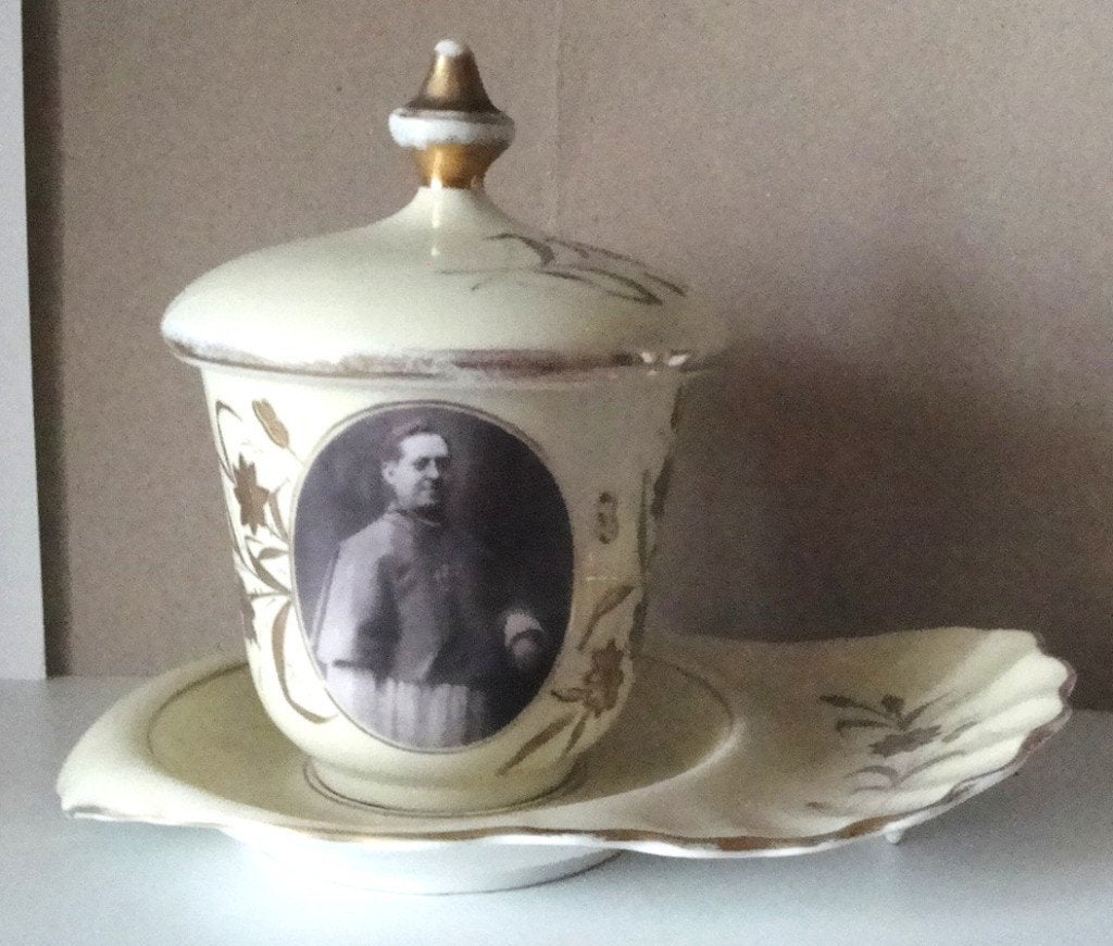 TASSE à CHOCOLAT, Antiquités & Art, Antiquités | Céramique & Poterie, Enlèvement