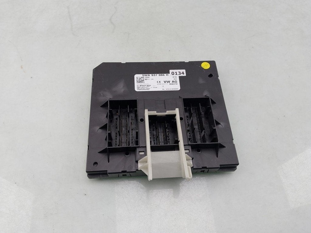 COMPUTER BODY CONTROL Volkswagen Golf VIII (CD1) (01-2019/-), Gebruikt, Volkswagen, Volkswagen AG, Kundenbetreuung@volkswagen.de
