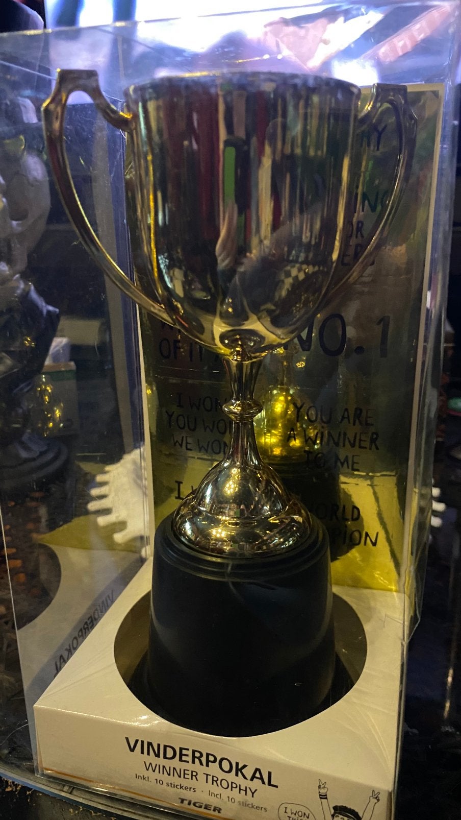 Trophée du champion doré, Divers, Enlèvement, Neuf