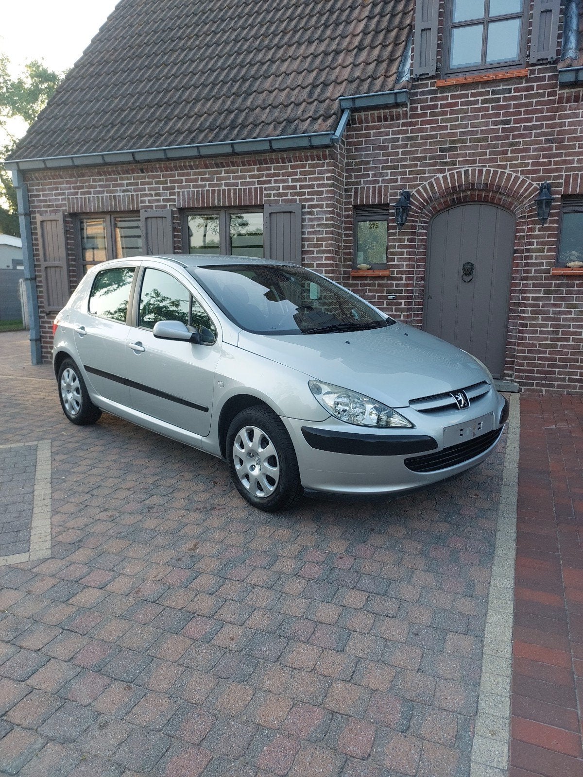 Peugeot 307 1.4 Benzine koopje, Autos, Argent ou Gris, Achat, Boîte manuelle, Noir