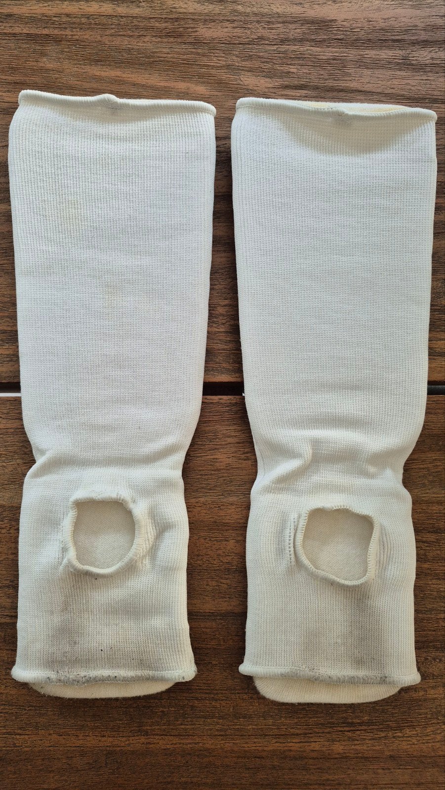 Protège-pieds et tibias de karaté taille S - d'occasion, Sports & Fitness, Enlèvement ou Envoi, Utilisé, Protection pour arts martiaux