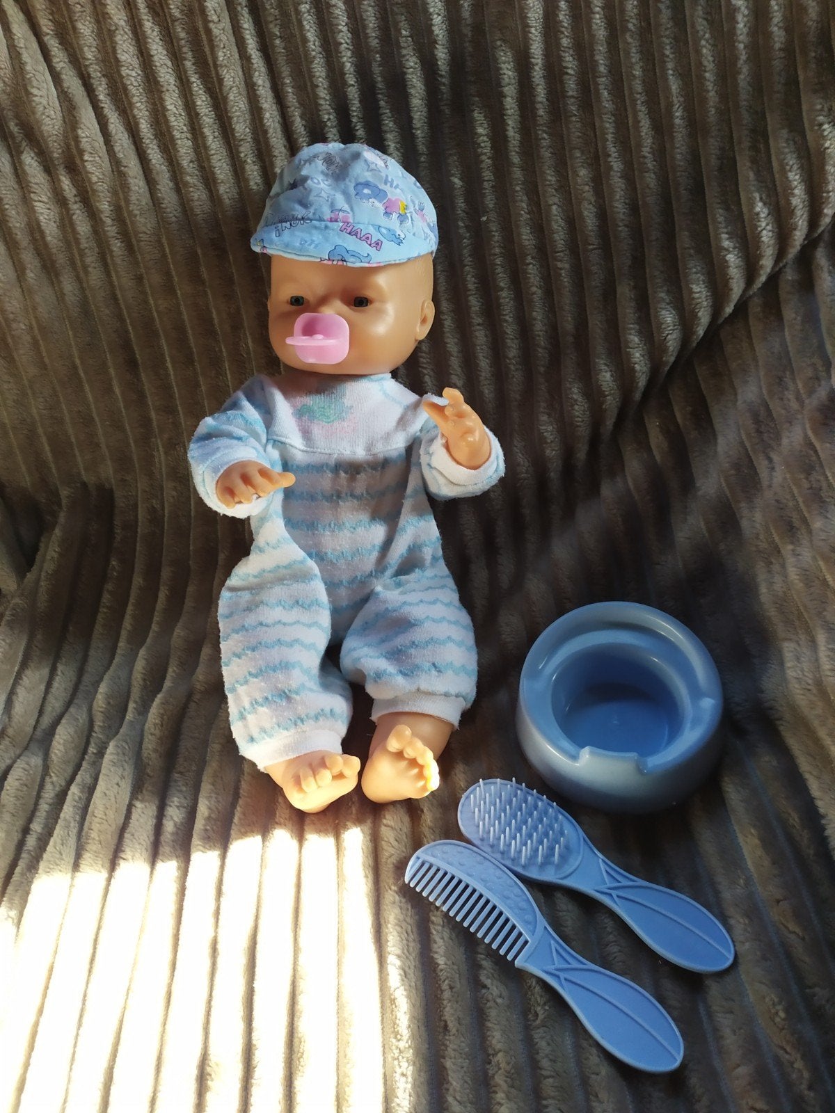 Mooie pop baby FAMOSA doll Spain  '90 collectors item, Verzamelen, Ophalen of Verzenden, Pop