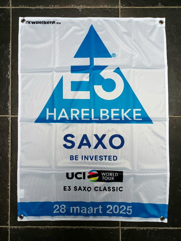 Vlag E3 Saxo Classic 2025 (nieuw), Verzamelen, Verzenden, Nieuw