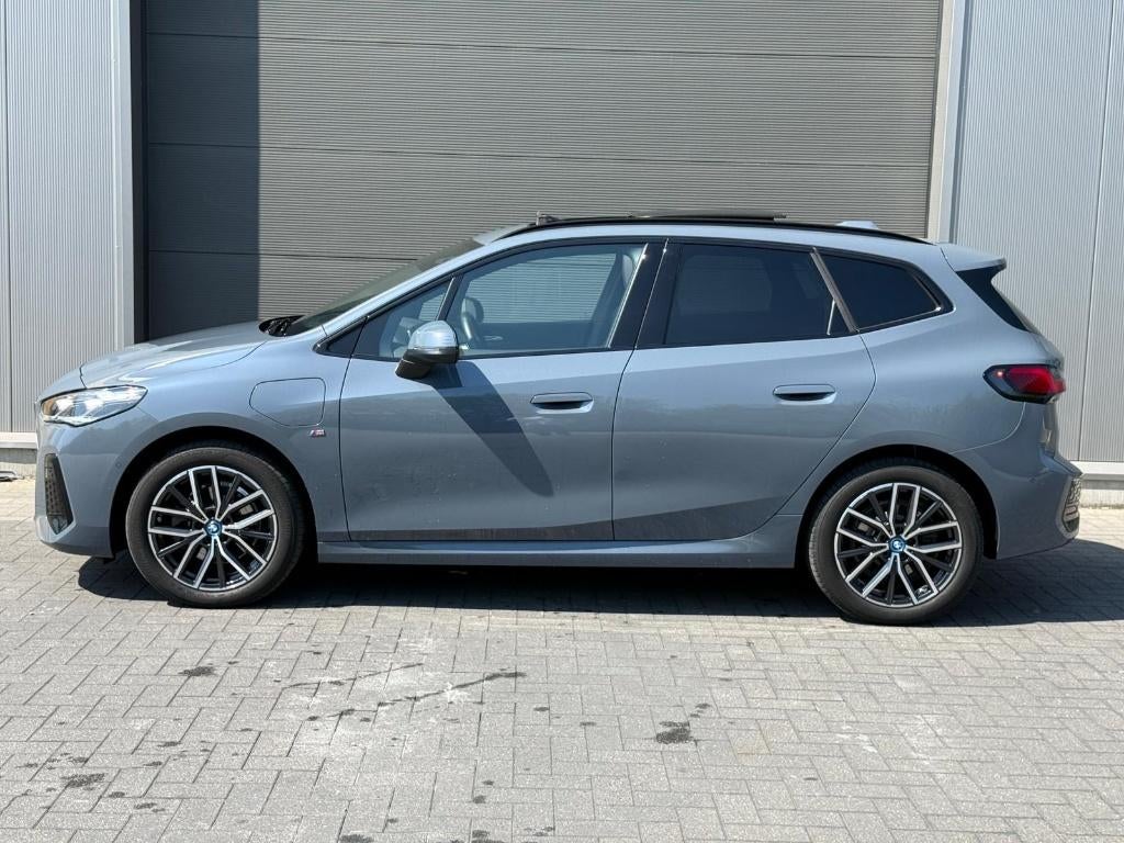 BMW 225E Xdrive M-pakket/pano dak, Auto's, BMW, Automaat, Monovolume, Bedrijf, 5 zetels