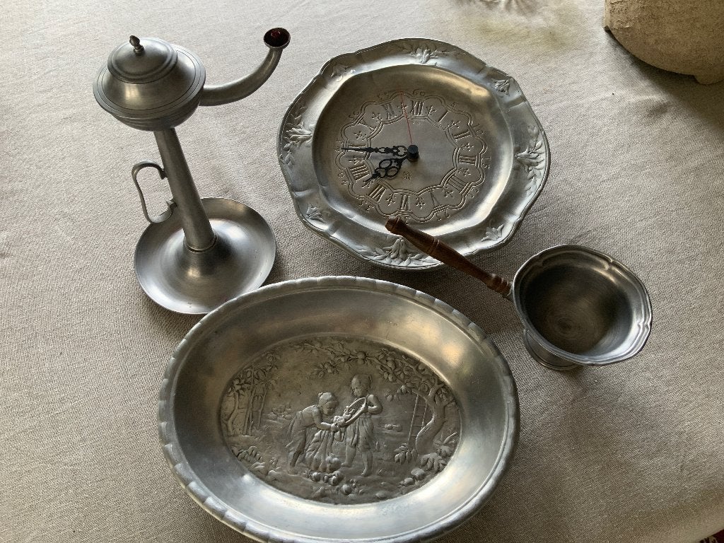 Set van 4 decoratieve tinnen voorwerpen, Ophalen