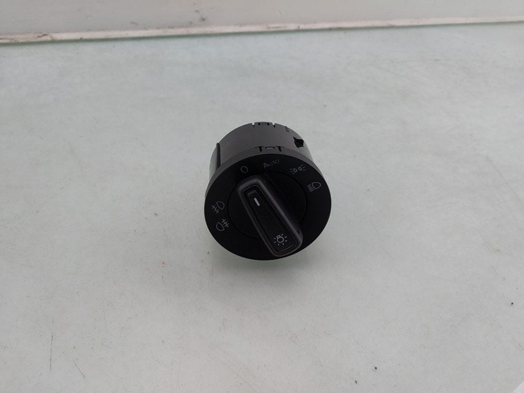 INTERRUPTEUR D'ECLAIRAGE Volkswagen Polo VI (AW1), Utilisé, Volkswagen