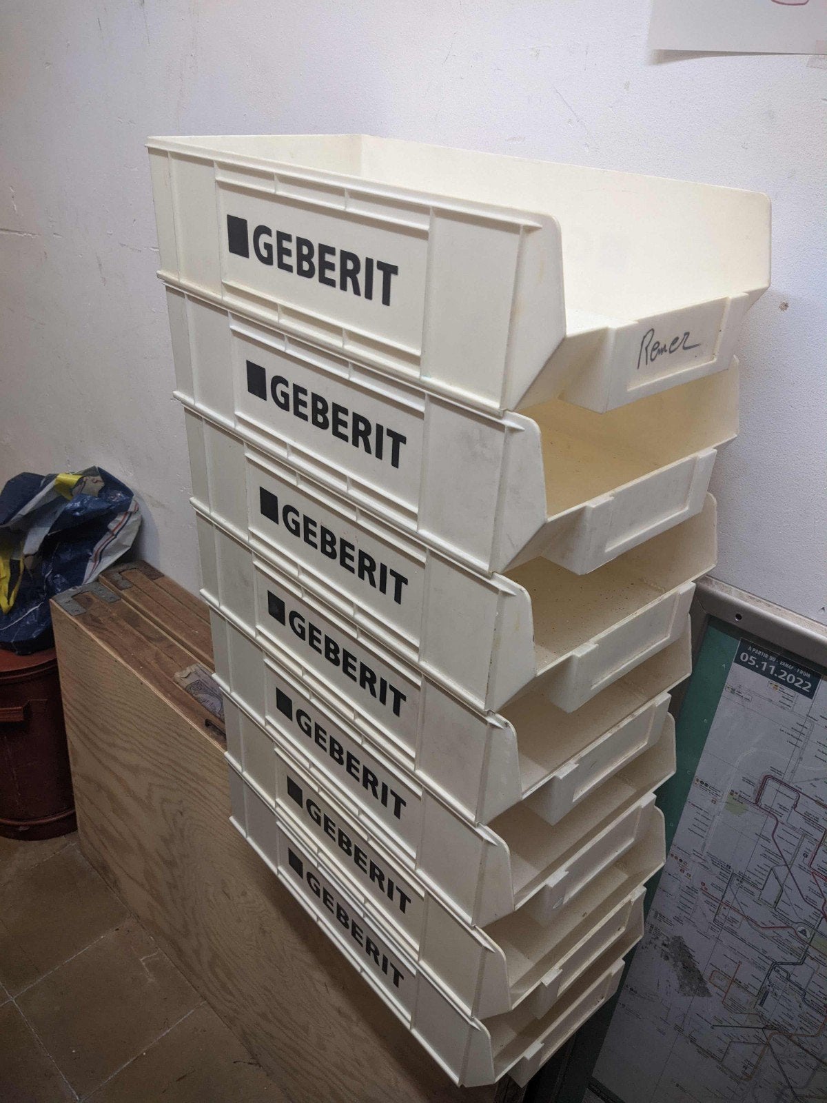 7 caisses de rangement geberit, Bricolage & Construction, Enlèvement
