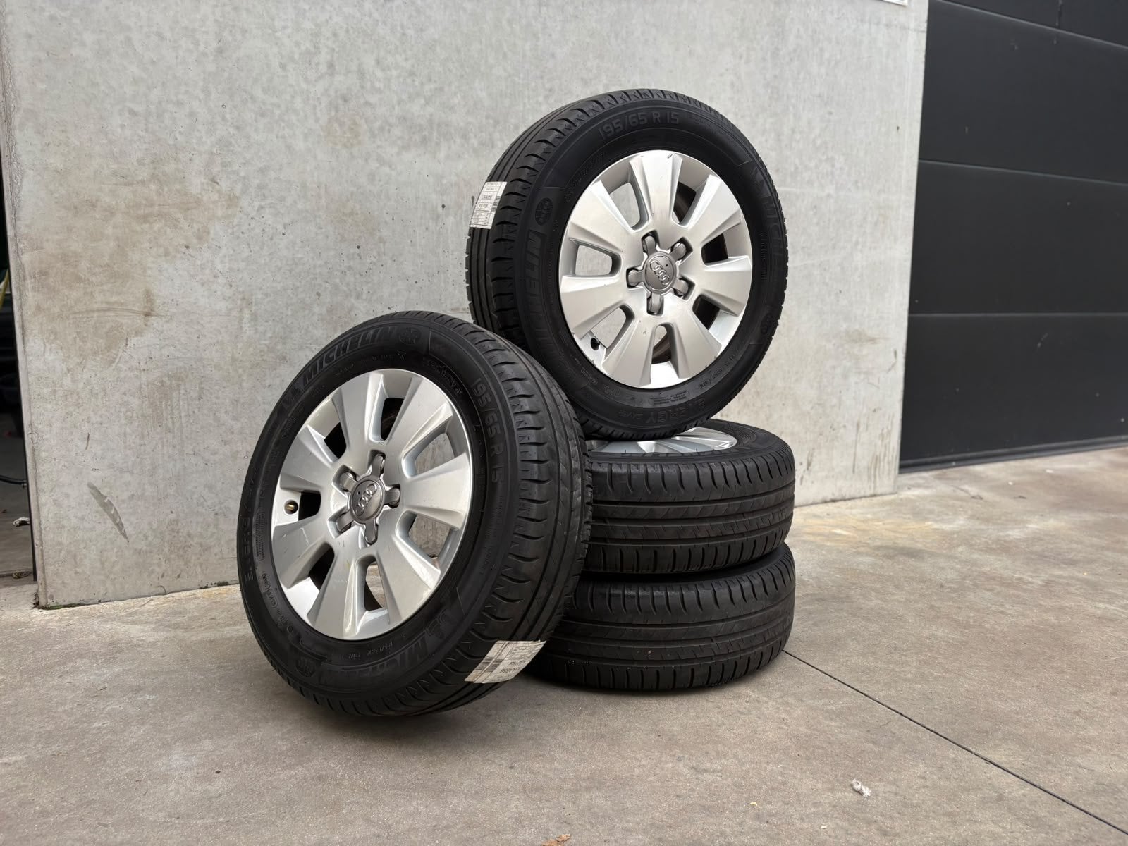 Originele Audi 15” velgen + Michelin banden 195/65 R15, Auto-onderdelen, Ophalen, 15 inch, Winterbanden, Band(en)