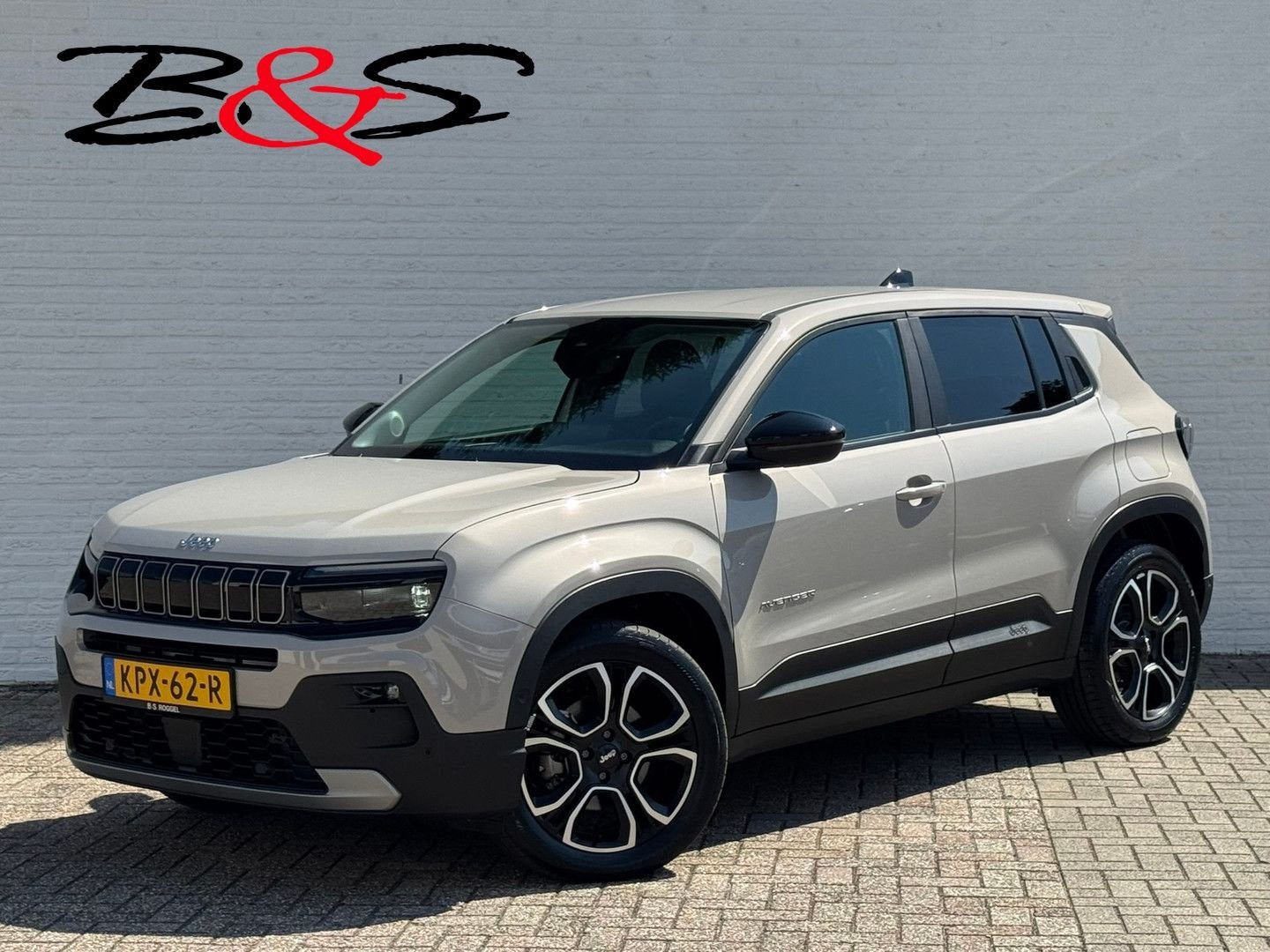 Jeep Avenger Summit 54 kWh SOH 96% Clima Cruise Camera Carpl, Autos, Jeep, Achat, Beige, Entreprise, Carnet d'entretien