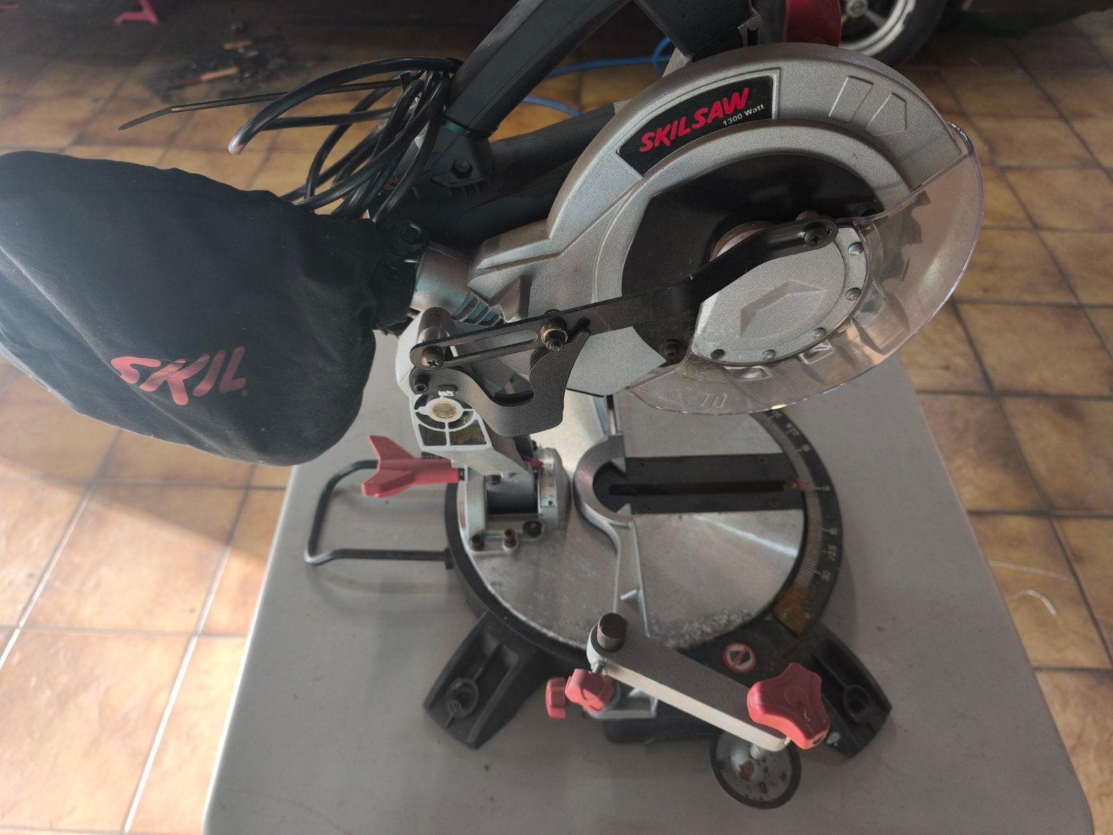 skil saw, Enlèvement