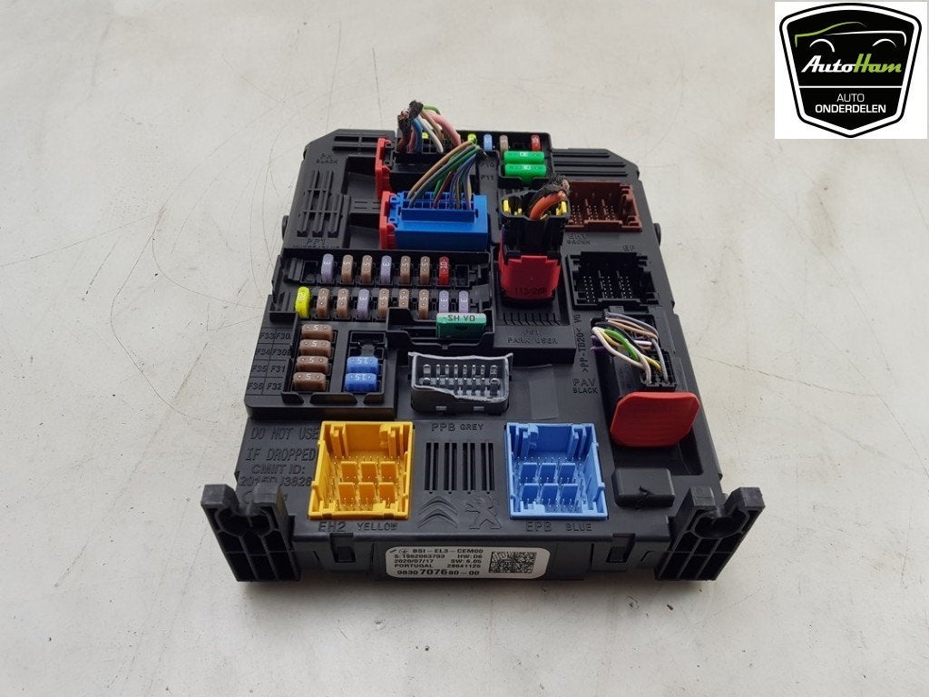 COMPUTER BODY CONTROL Opel Combo Cargo (01-2018/04-2021), Dhr. J. Ham, Gebruikt, Administratie@autoham.nl, Opel