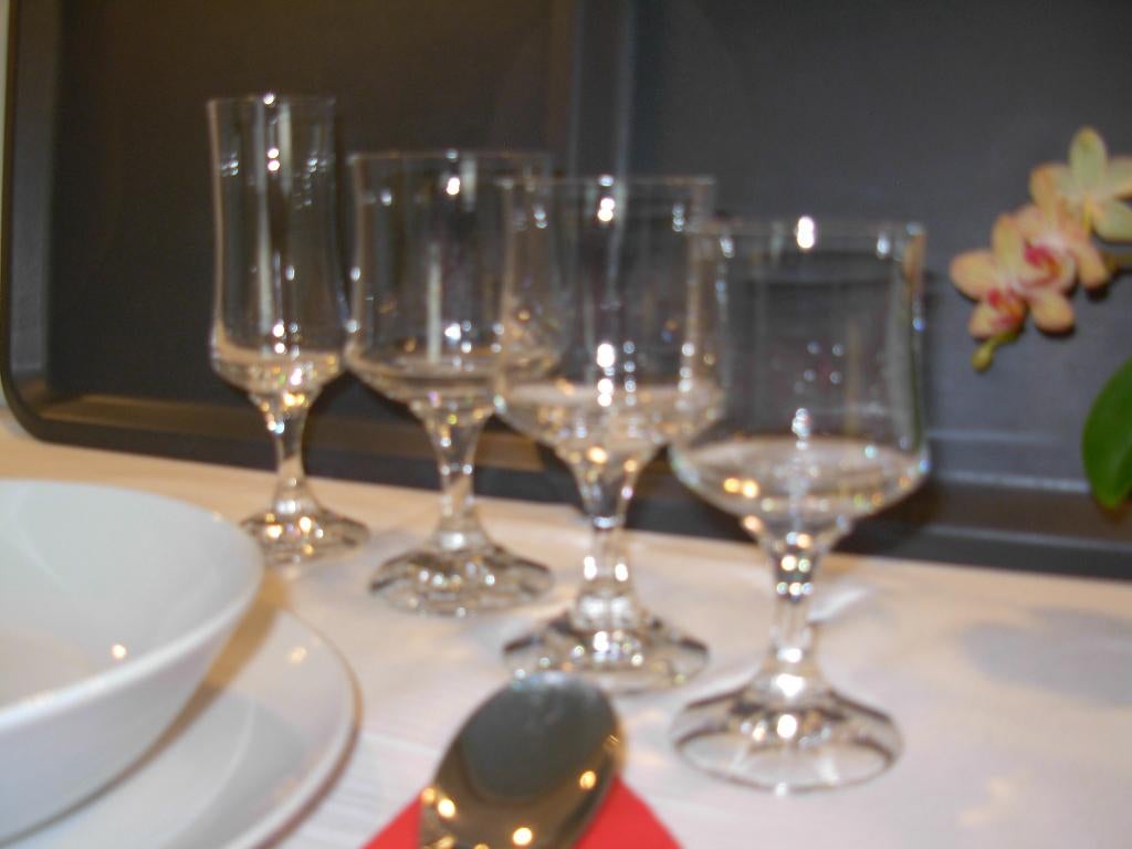 GLASSERVIES " bleikristal ", Ophalen