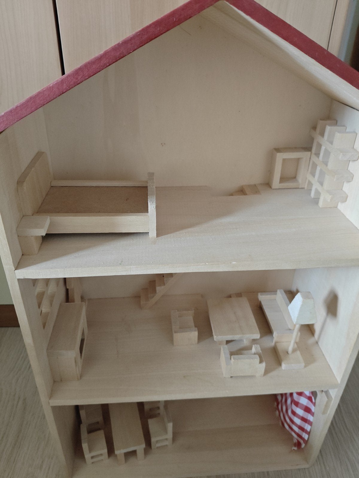 Poppenhuis met vaste meubeltjes, Ophalen, Poppenhuis