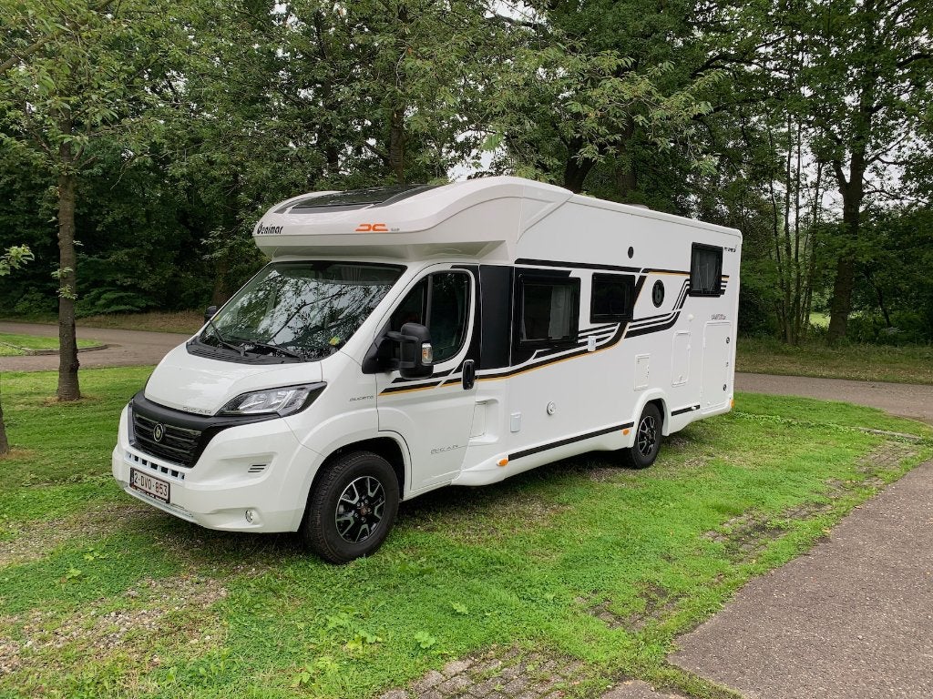 Benimar Mileo 263 Alfa (2023) – 5 Zit-/slaapplaatsen, Caravans en Kamperen, Mobilhomes, Fiat, Particulier, L-zit, Half-integraal
