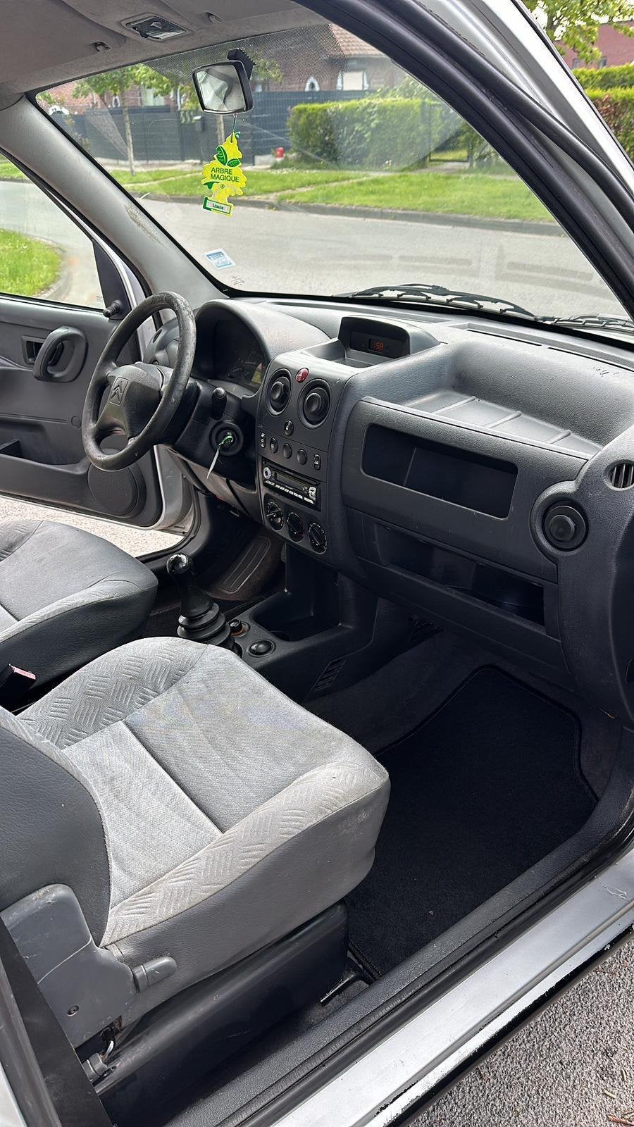 Citroen berlingo 2l hdi, Auto's, Citroën, Particulier, Berlingo, Diesel, Handgeschakeld, Zilver of Grijs, Stof, Voorwielaandrijving