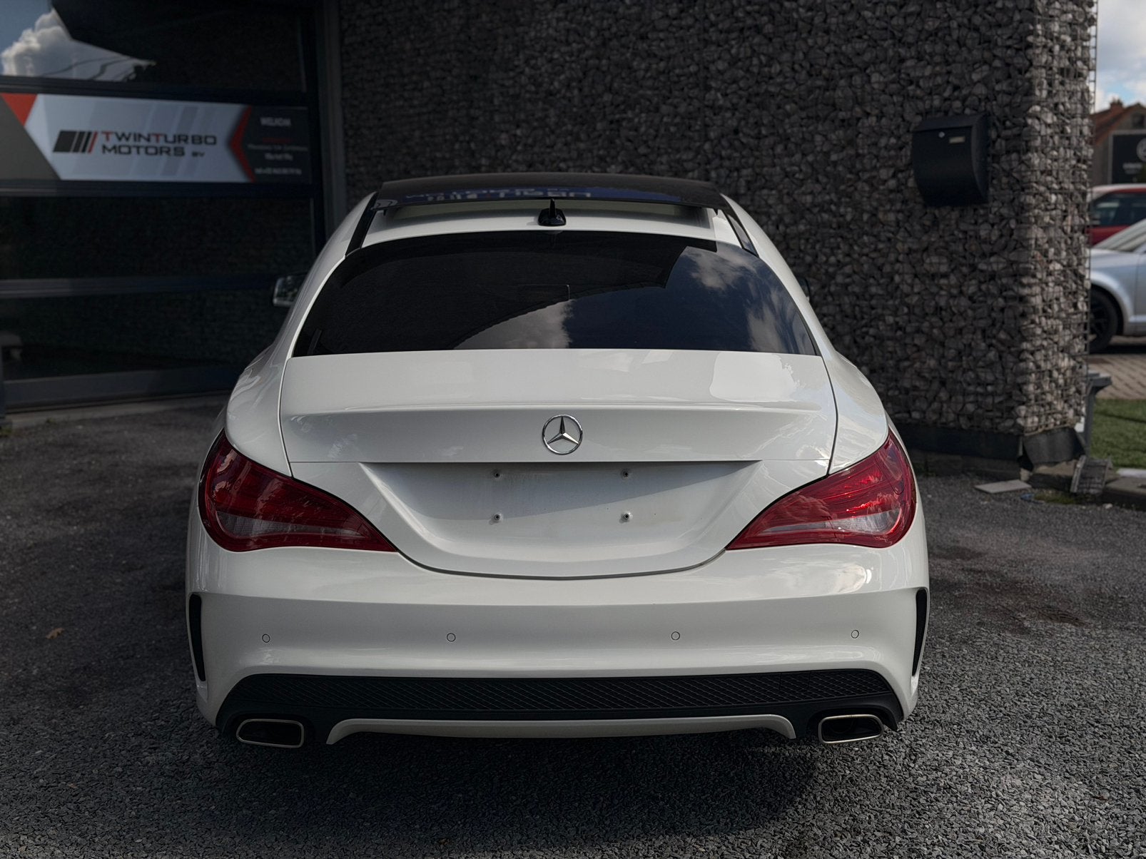 Mercedes Cla 180 AMG LINE 1 jaar garantie, Auto's, 4 cilinders, 1600 cc, Alcantara, Wit