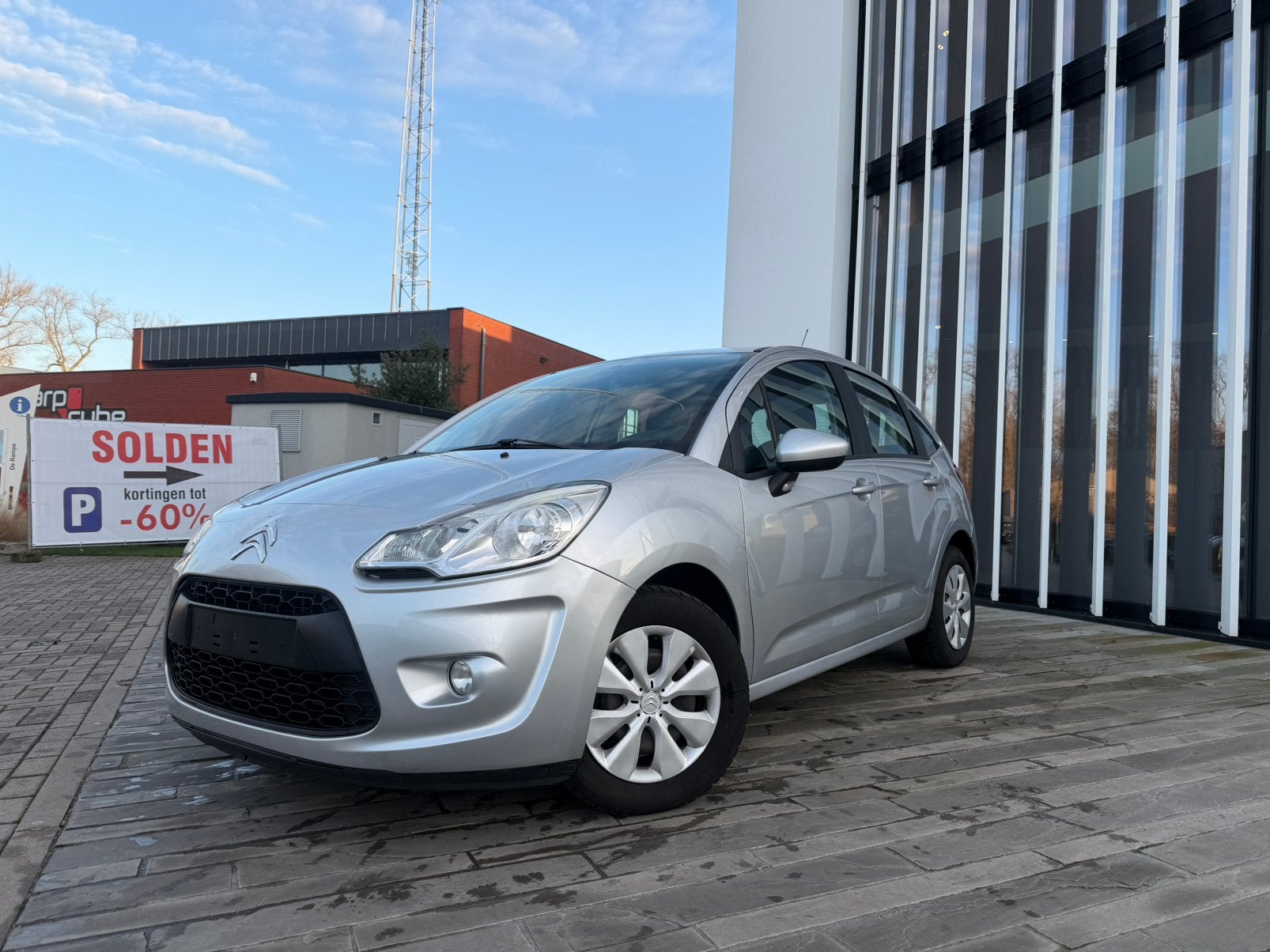 Citroen c3 1.4 benzine airco gekeurd garantie 4350€, Auto's, Voorwielaandrijving, Stof, Zwart, Parkeersensor