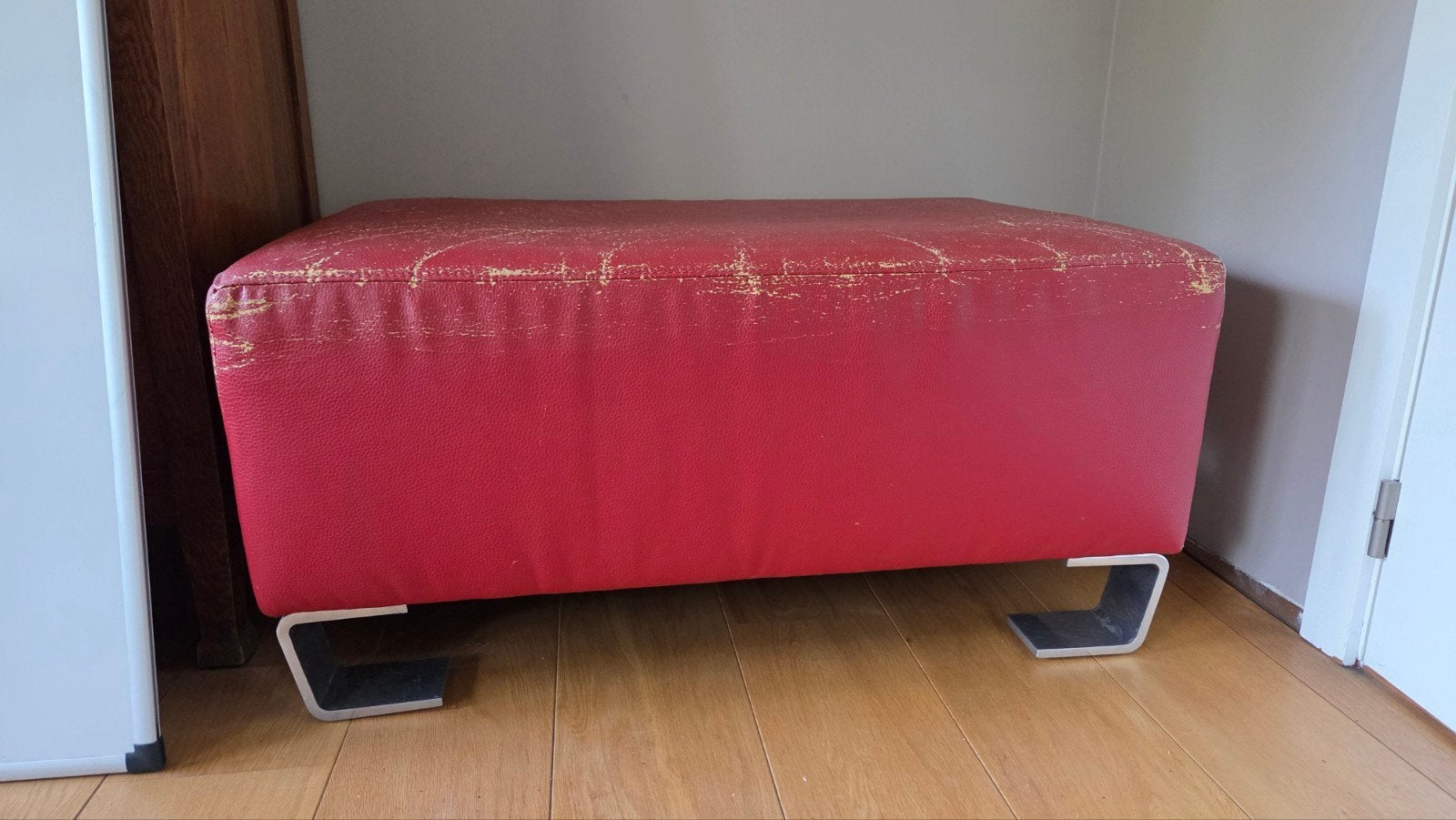 Rode poef, Huis en Inrichting, Ophalen, Gebruikt, 75 tot 100 cm, Rechthoekig