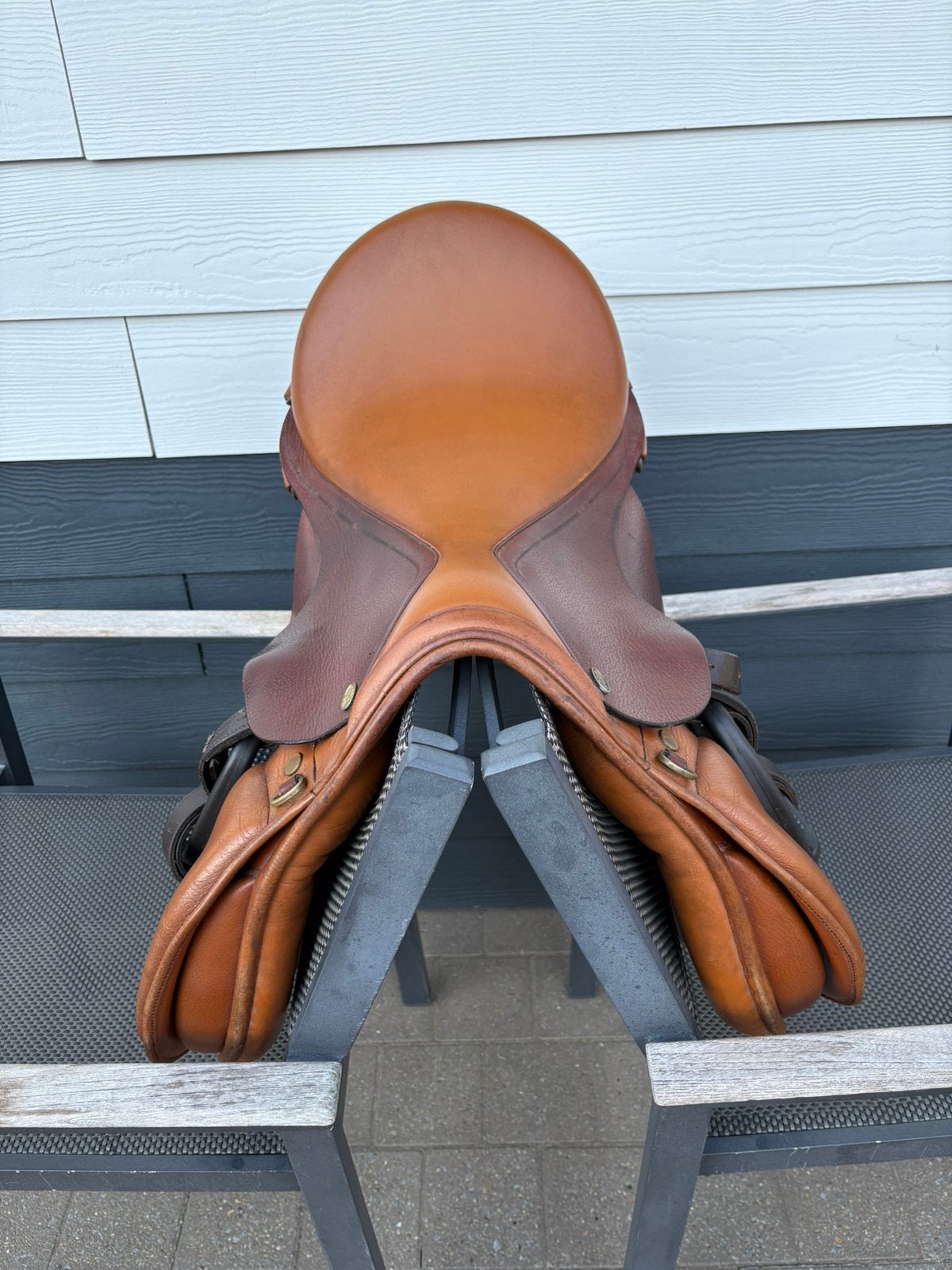 Beltack veelzijdigheidszadel bruin leder te koop, Ophalen, L (17.5 inch), Gebruikt, Vlakke zit