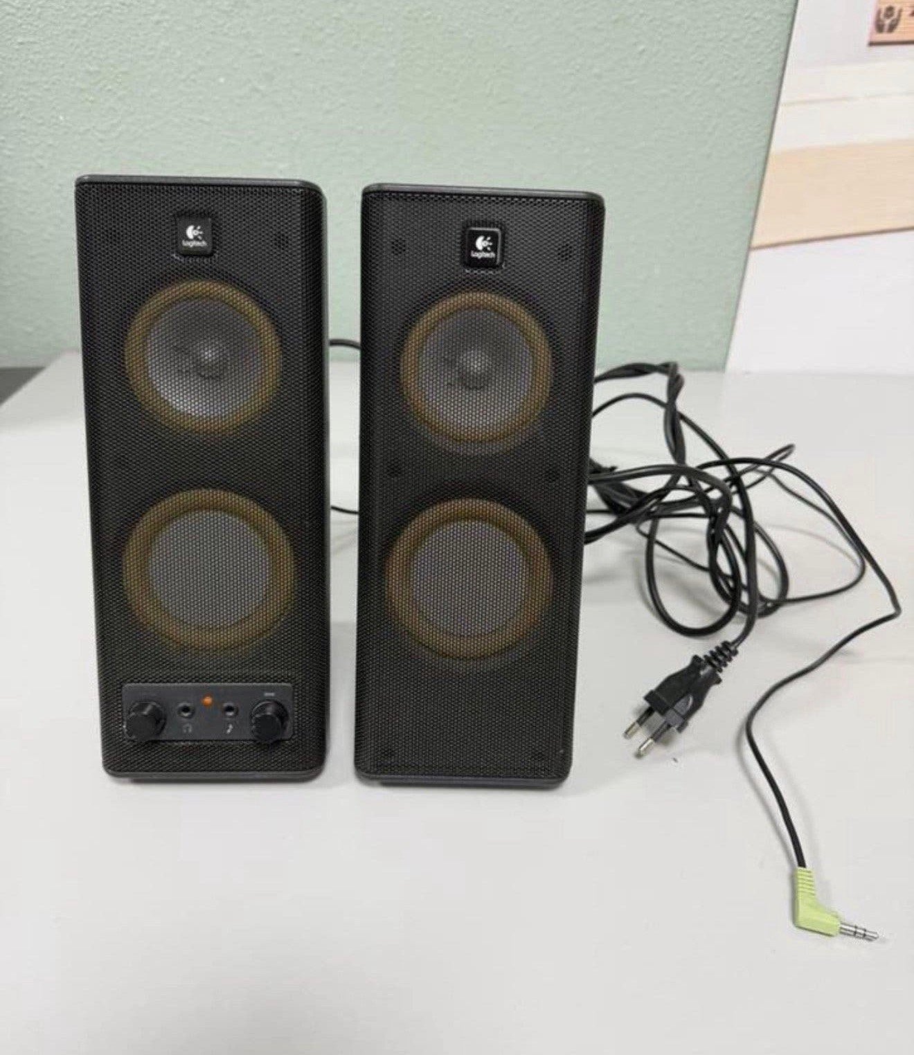 Logitech X-140 PC Computer Speakers 2.0 Set met Bass Control, Computers en Software, Ophalen of Verzenden, Zo goed als nieuw, Audiokanaal 2