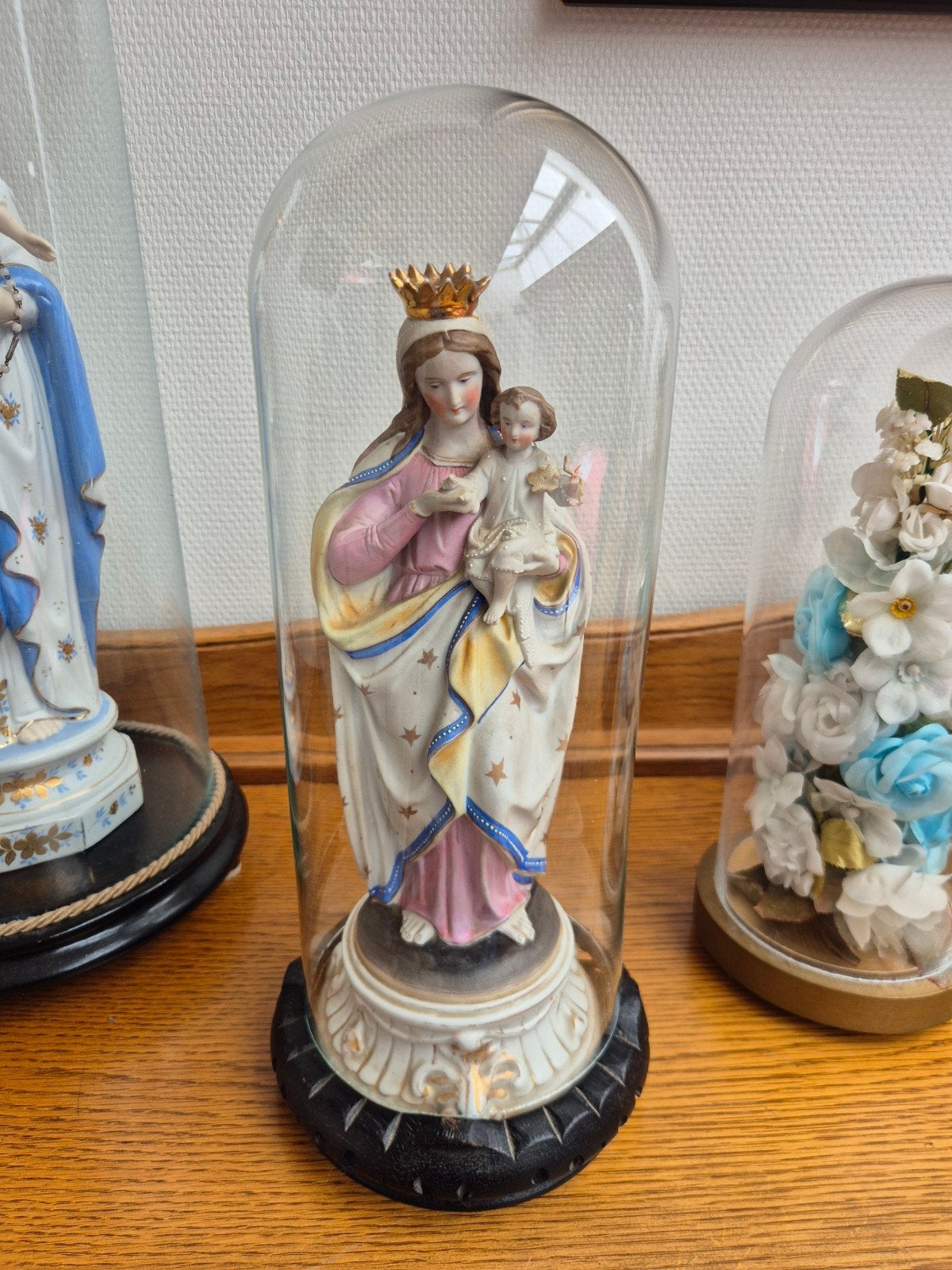 antieke glazen stolp met porselein maria, Ophalen