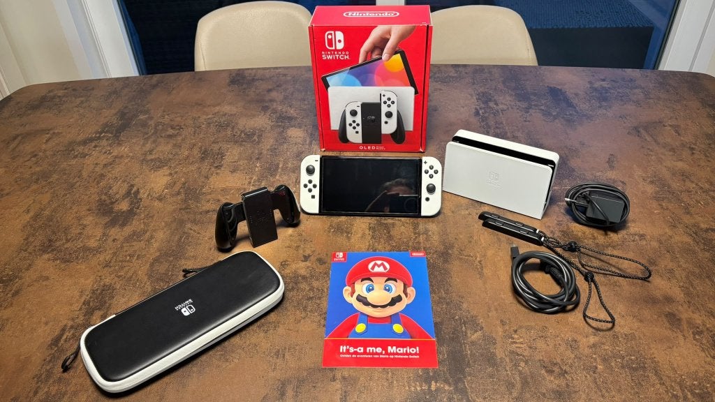 Nintendo Switch OLED wit – compleet + Nintendo opberghoes, Enlèvement ou Envoi, Comme neuf, Avec 1 manette, Switch OLED