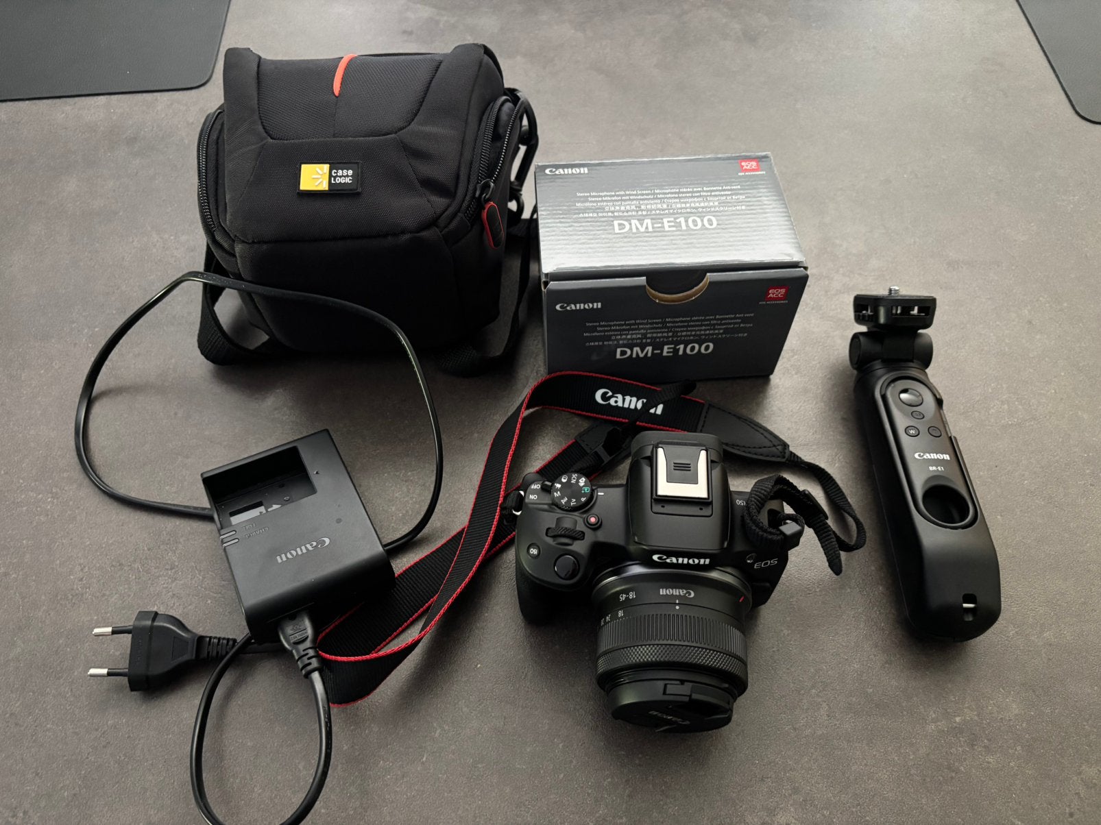 Canon R50 camera met content creator kit, TV, Hi-fi & Vidéo, Appareils photo numériques, Comme neuf, Canon, Batterie, Enlèvement