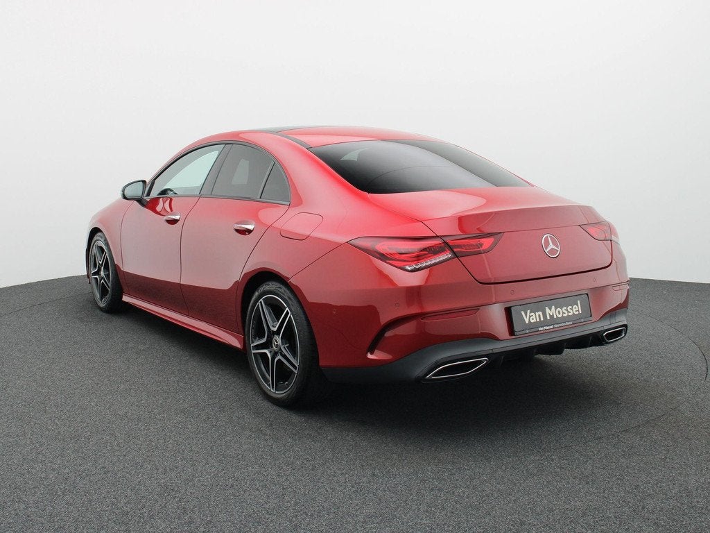 Mercedes-Benz CLA 200 AMG Line Coupé + PANORAMISCH DAK + MU, Stof, Zwart, 4 cilinders, 715 kg