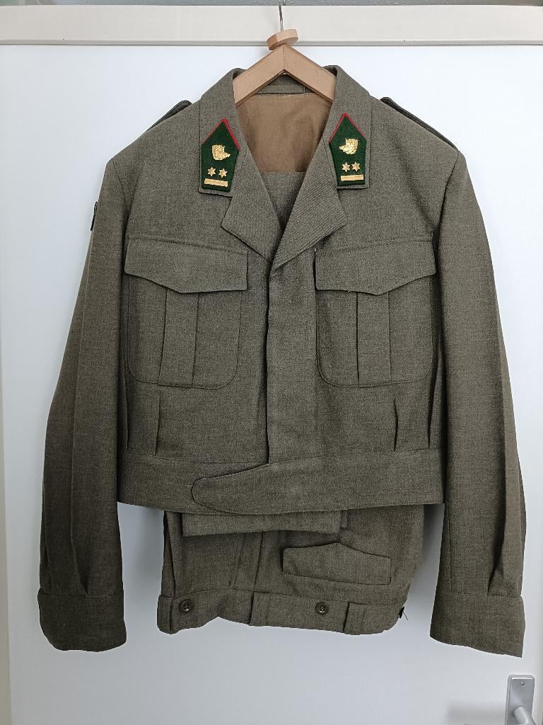 3e Chasseurs Ardennais  uniform Lt-Kolonel zie foto's, Ophalen of Verzenden, Landmacht, Kleding of Schoenen
