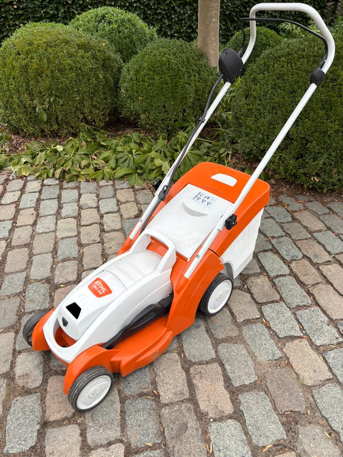 Stihl grasmaaier, Ophalen, Zo goed als nieuw, Accu-grasmaaier, Opvangbak