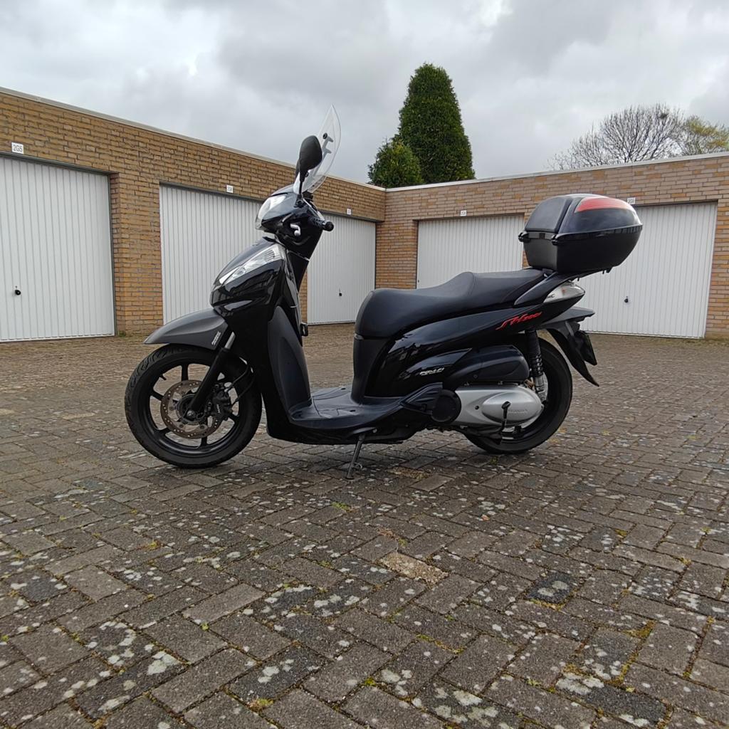 Honda S300 nieuwe banden accu remmen perfect NL kenteken, Motoren, Motoren | Honda, Particulier, Nieuw, Scooter