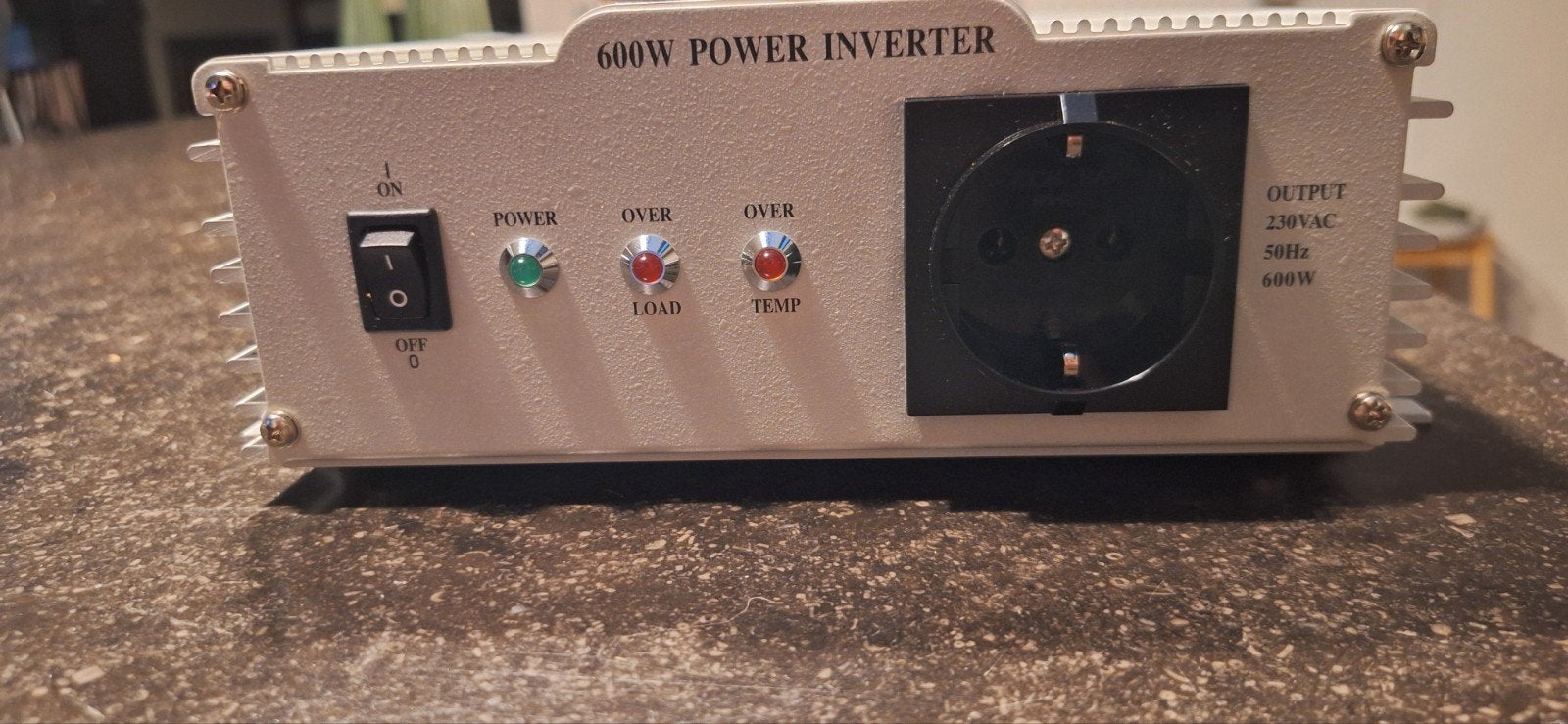 omvormer input 10´7 _16.5 VDC 230 VAC 50HZ  600 W, Caravanes & Camping, Enlèvement, Neuf