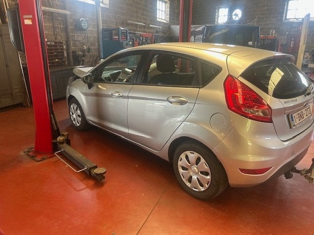 Ford Fiesta 1250 cc 2011, Autos, Argent ou Gris, Achat, Boîte manuelle, Particulier