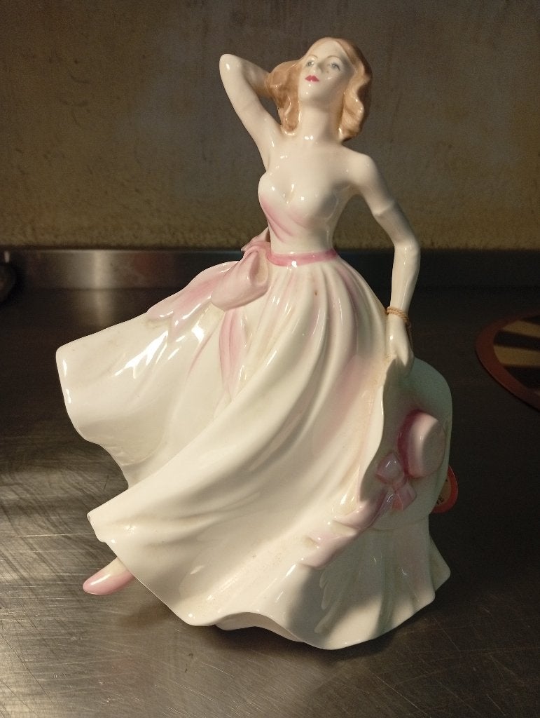 COALPORT Young Love Statue Onberispelijk porseleinen label, Ophalen